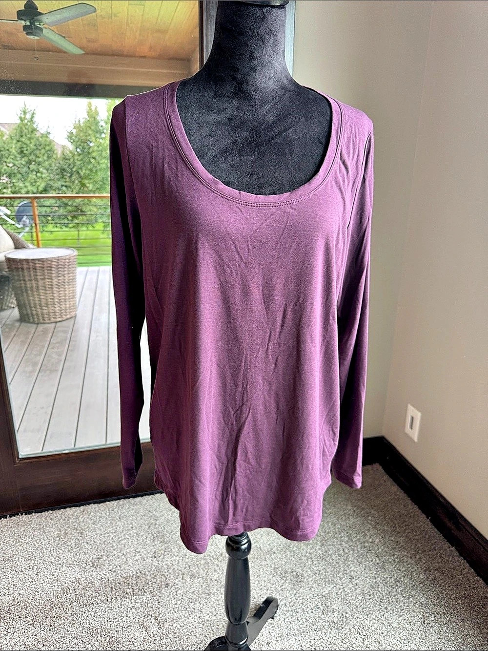 Athleta Transcend Top Long Sleeve Scoop Neck Purple Size Medium